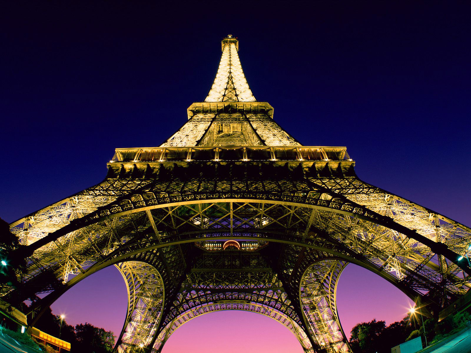 Фото Эйфелева Башня, фотография Эйфелевой Башни, фото достопримечательности Парижа, фотообои Париж
