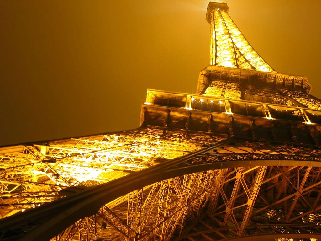 Фотографии Эйфелевой Башни, фото Эйфелевой Башни, фотографии достопримечательностей Парижа
